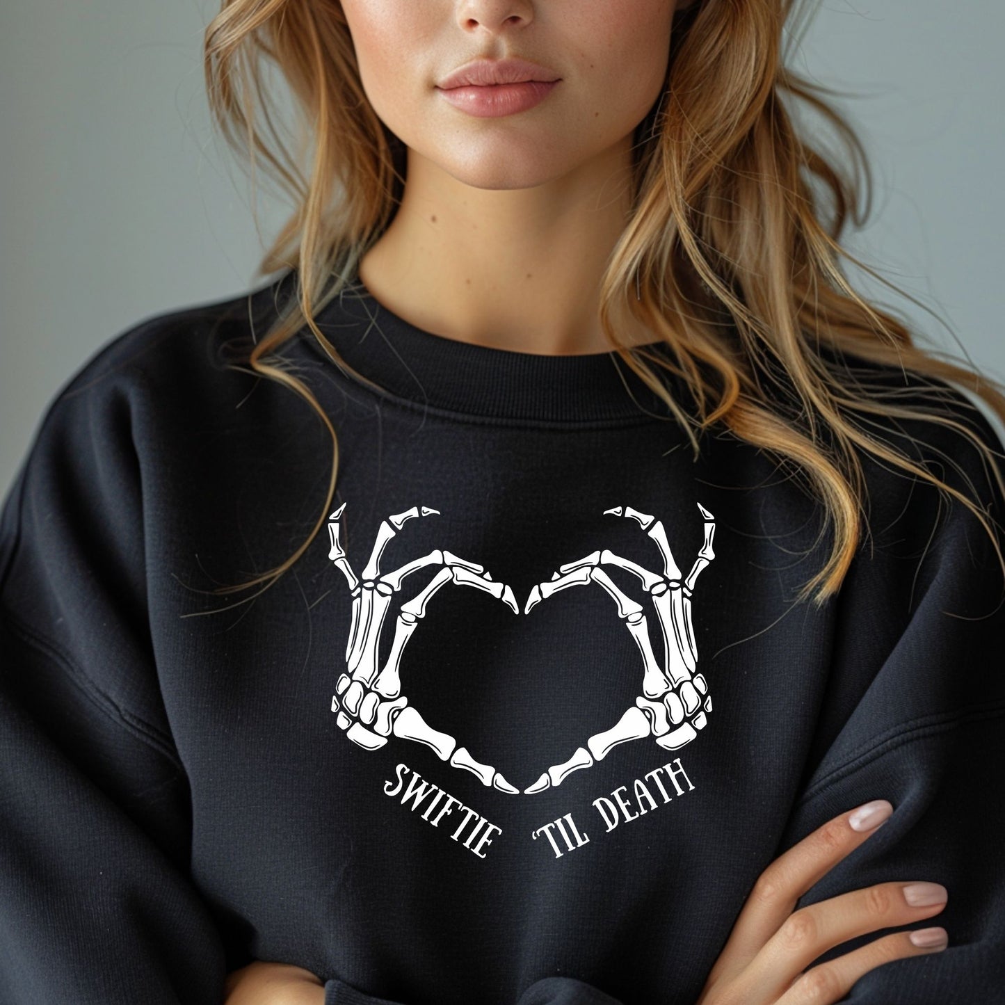 SWIFTIE til Death Skeleton Heart Hands